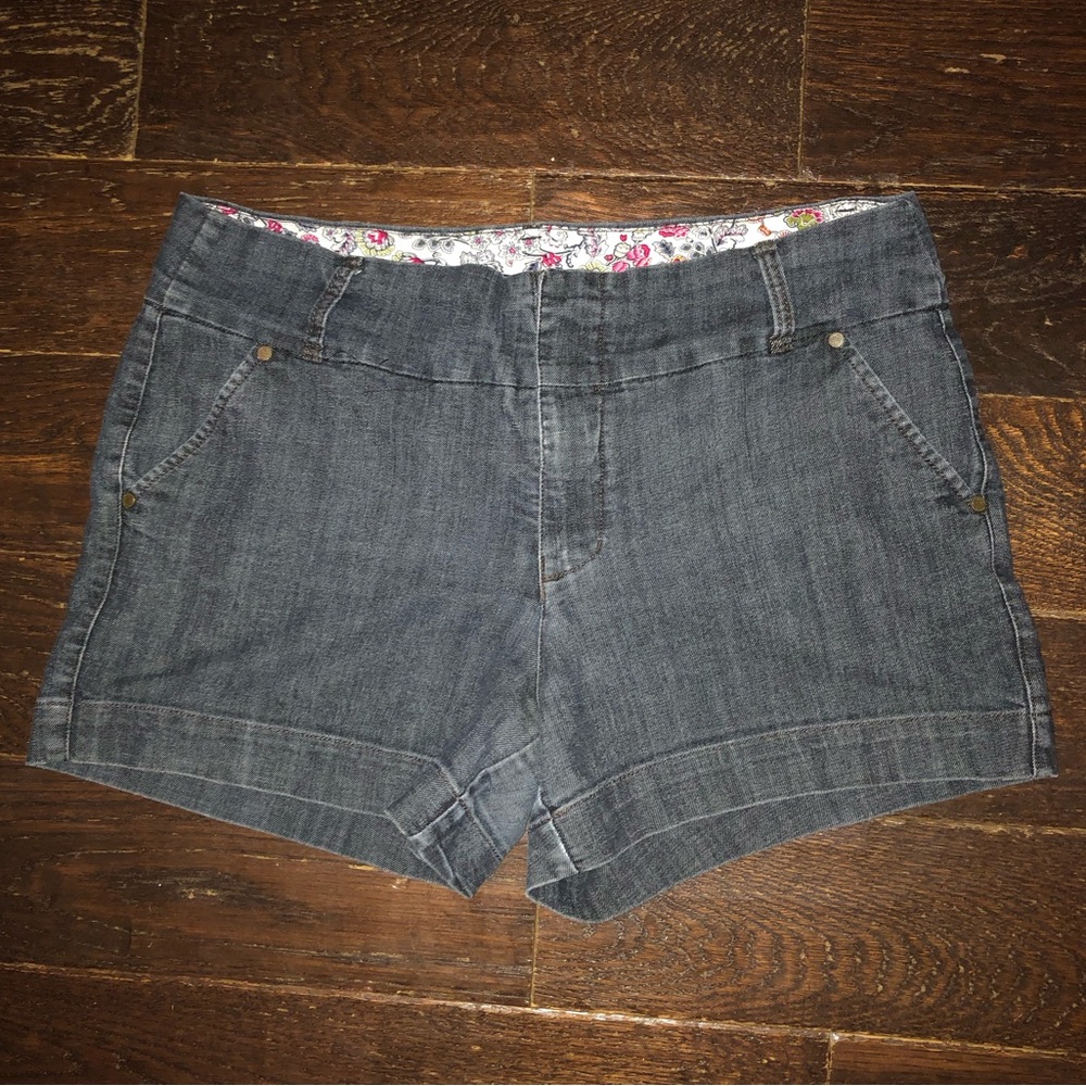 One5One denim Shorts EUC Size 16